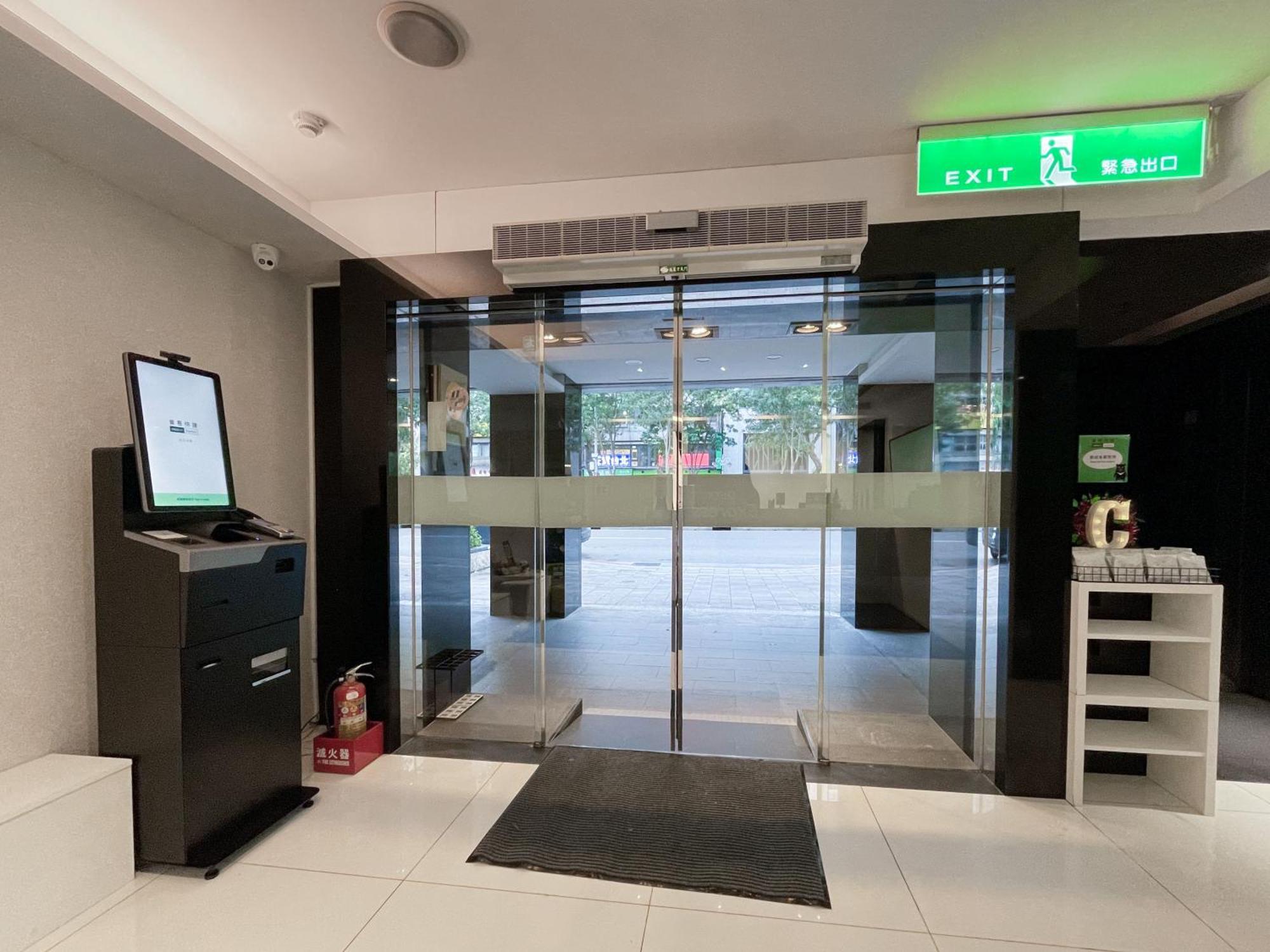 Check Inn Express Taipei Yongkang Exteriör bild
