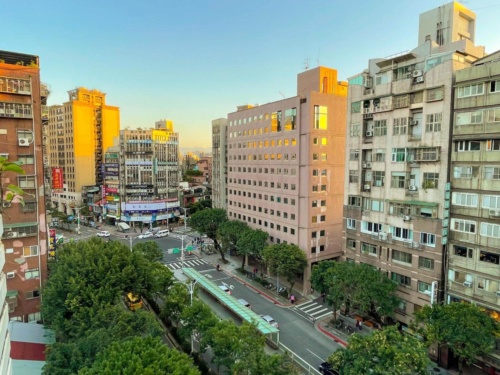 Check Inn Express Taipei Yongkang Exteriör bild